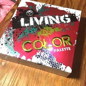New never used living in colour hank and Henry pal